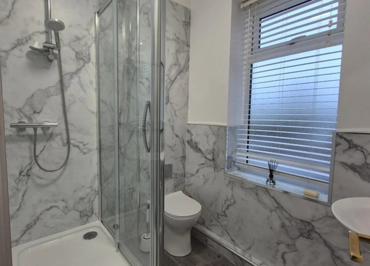 Riverside Apartment Bath